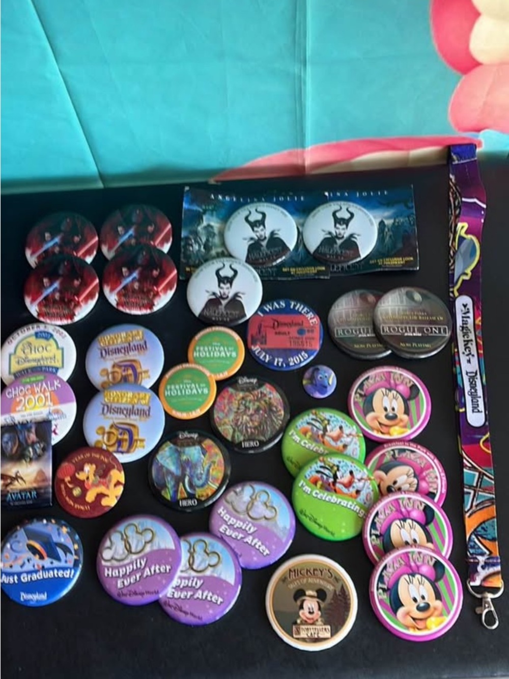 Disney button bundle - Picture 2 of 4